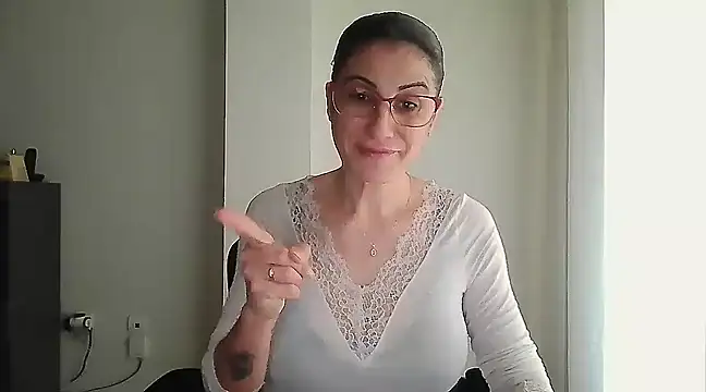 Sanada hot online show from 26, 1, 2025