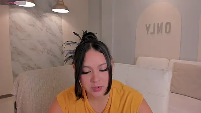 ToriCrossX online show from 10, 10, 2025