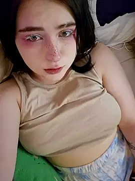 Snapshot of Yammy_Yumi chatting on 12, 1, 2025 Yammy Yumi online show from 12, 1, 2025