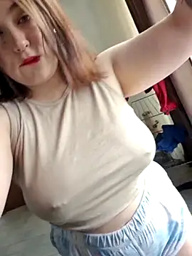 Snapshot of Yammy_Yumi chatting on 5, 10, 2025 Yammy Yumi online show from 5, 10, 2025