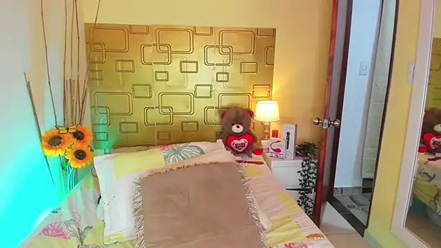 Snapshot of Julia_Haye chatting on 5, 2, 2025 Julia Haye online show from 5, 2, 2025