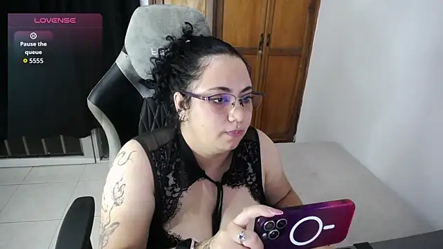 desireefiore online show from 22, 4, 2026