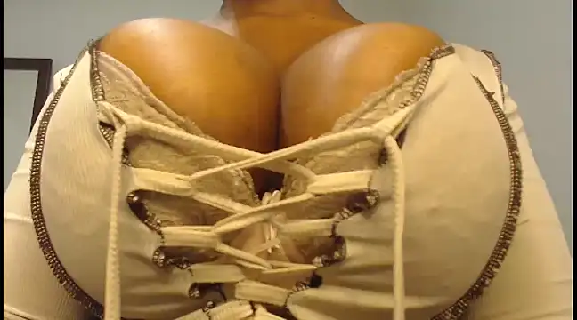 Snapshot of biggracie chatting on 25, 2, 2025 biggracie online show from 25, 2, 2025