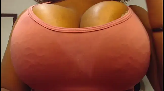 Snapshot of biggracie chatting on 2, 3, 2025 biggracie online show from 2, 3, 2025