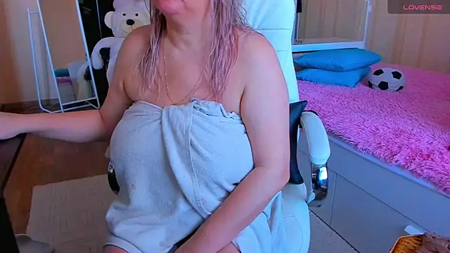 Snapshot of PamHardFuck chatting on 15, 3, 2025 PamHardFuck online show from 15, 3, 2025