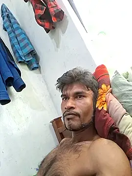 Snapshot of GuyAloneLk chatting on 5, 11, 2025 GuyAloneLk online show from 5, 11, 2025