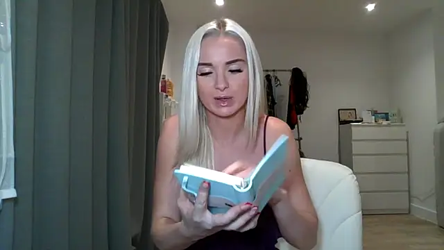 chelseablonde online show from 19, 12, 2024