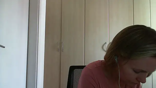 Snapshot of Annylove1 chatting on 12, 2, 2025 Annylove1 online show from 12, 2, 2025