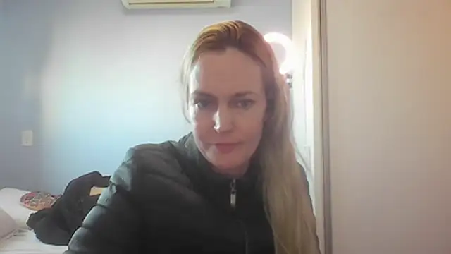 Snapshot of Annylove1 chatting on 20, 7, 2026 Annylove1 online show from 20, 7, 2026