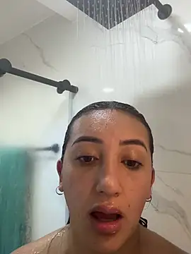 Snapshot of Hannahoff chatting on 5, 2, 2025 Hannahoff online show from 5, 2, 2025