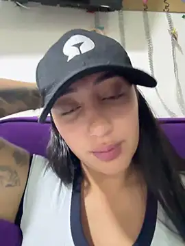 Snapshot of Hannahoff chatting on 3, 3, 2025 Hannahoff online show from 3, 3, 2025