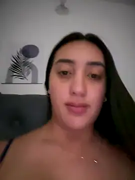 Snapshot of Hannahoff chatting on 12, 10, 2025 Hannahoff online show from 12, 10, 2025