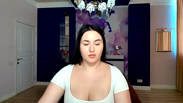 Roxie Bradley online show from 8, 3, 2025