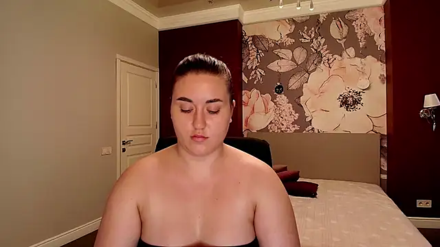 Roxie Bradley online show from 3, 10, 2025