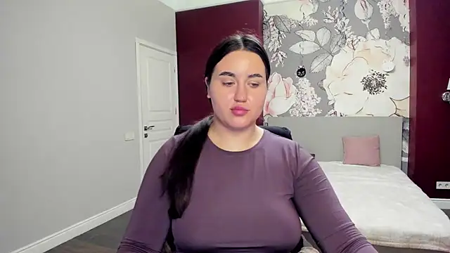 Roxie Bradley online show from 11, 11, 2025