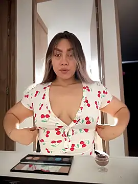 Snapshot of Im_sophiie chatting on 26, 6, 2026 Im sophiie online show from 26, 6, 2026
