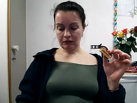 Snapshot of LoveNBloom chatting on 31, 12, 2024 LoveNBloom online show from 31, 12, 2024