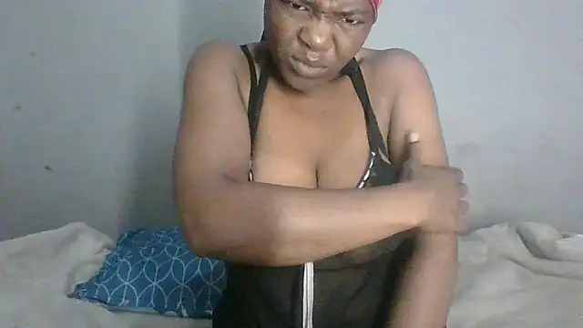 Snapshot of BeejayLoverxx chatting on 16, 2, 2025 BeejayLoverxx online show from 16, 2, 2025