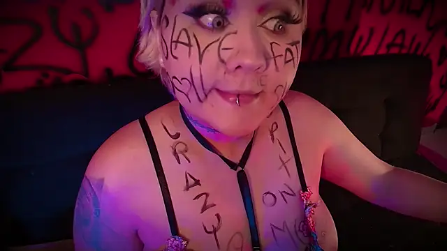 Snapshot of Laura_takint chatting on 24, 2, 2025 Laura takint online show from 24, 2, 2025