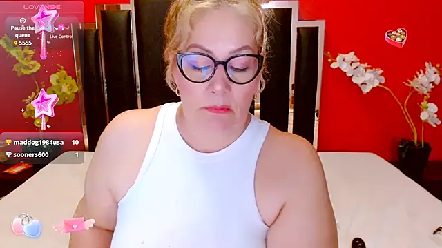 Snapshot of Nayla_Garner chatting on 4, 2, 2025 Nayla Garner online show from 4, 2, 2025