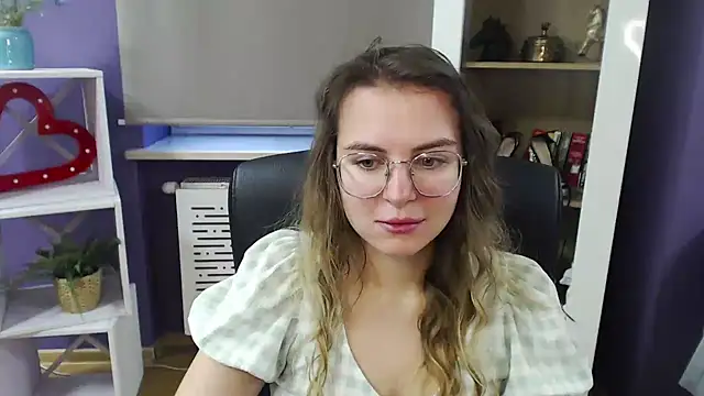 Zoey Erotic online show from 17, 12, 2024