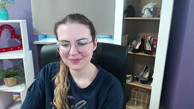 Zoey Erotic online show from 26, 2, 2025