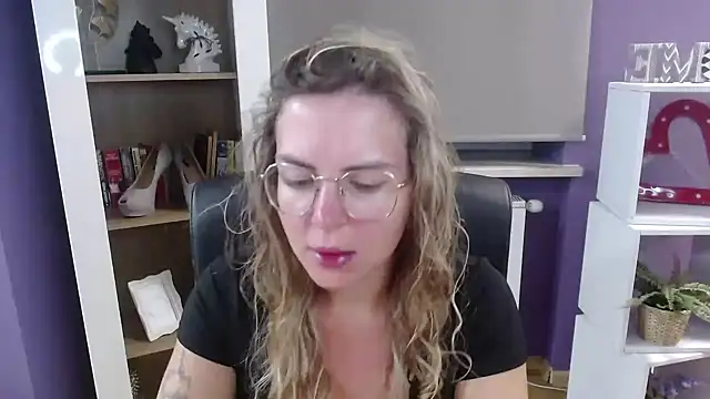 Snapshot of Zoey_Erotic chatting on 22, 9, 2025 Zoey Erotic online show from 22, 9, 2025