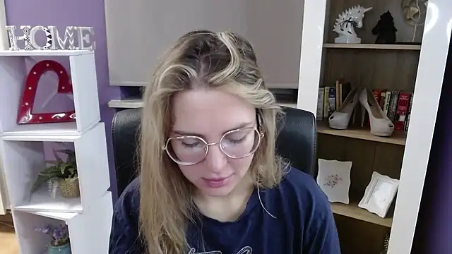 Snapshot of Zoey_Erotic chatting on 7, 11, 2025 Zoey Erotic online show from 7, 11, 2025