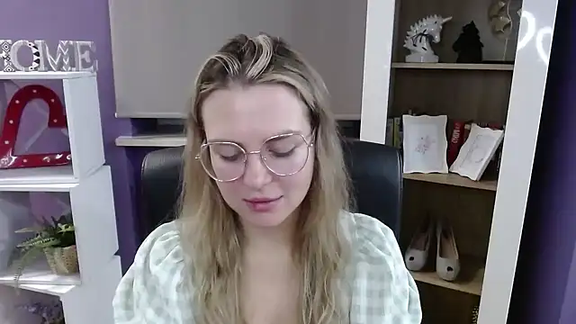 Snapshot of Zoey_Erotic chatting on 12, 11, 2025 Zoey Erotic online show from 12, 11, 2025