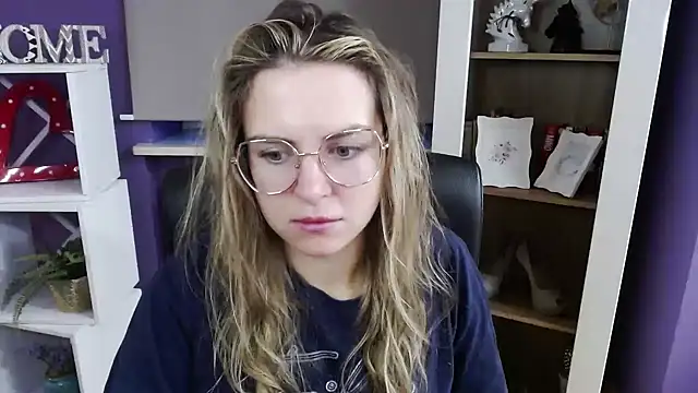 Snapshot of Zoey_Erotic chatting on 17, 11, 2025 Zoey Erotic online show from 17, 11, 2025