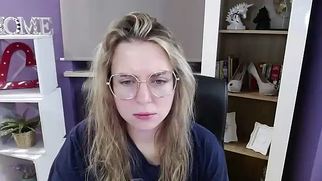 Snapshot of Zoey_Erotic chatting on 19, 11, 2025 Zoey Erotic online show from 19, 11, 2025