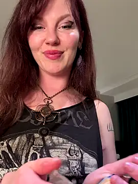 courtneyoccult online show from 25, 9, 2025