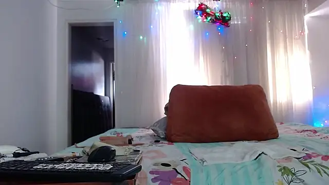 Snapshot of linapalacios chatting on 15, 12, 2025 linapalacios online show from 15, 12, 2025