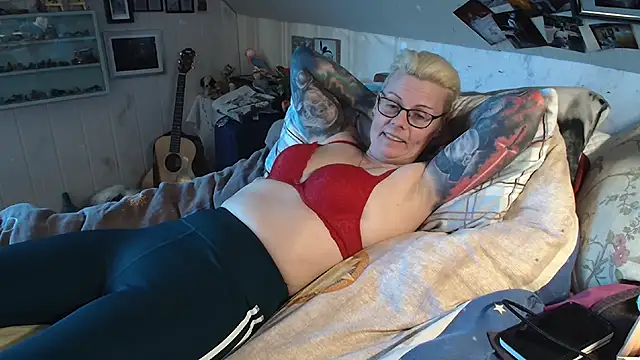 MaryG online show from 8, 2, 2025