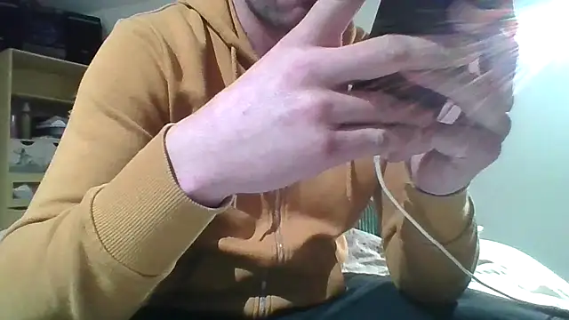 Snapshot of MmaxX004 chatting on 7, 3, 2025 MmaxX004 online show from 7, 3, 2025