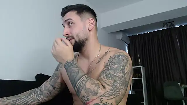 Snapshot of _DylanGreen chatting on 1, 11, 2025 DylanGreen online show from 1, 11, 2025