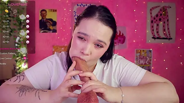 Snapshot of Chery_Lady22 chatting on 5, 11, 2025 Chery Lady22 online show from 5, 11, 2025