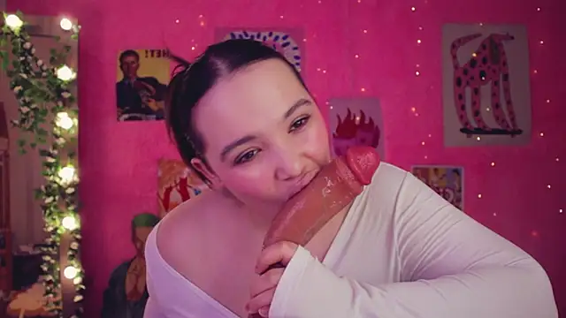 Snapshot of Chery_Lady22 chatting on 3, 12, 2025 Chery Lady22 online show from 3, 12, 2025