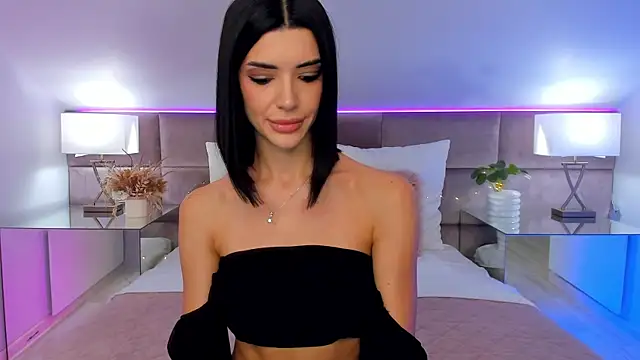 Snapshot of JasmiLyn chatting on 18, 10, 2025 JasmiLyn online show from 18, 10, 2025