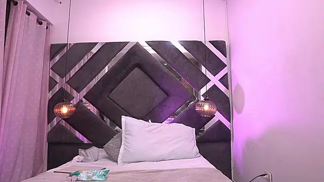 Snapshot of violeta_aroca chatting on 29, 10, 2025 violeta aroca online show from 29, 10, 2025