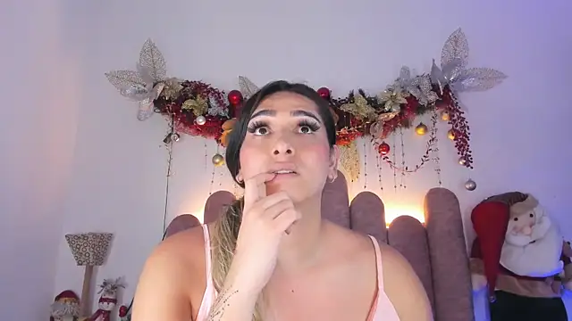 ISABELLASSMITH online show from 31, 12, 2024