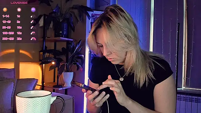 Snapshot of 5_in_one chatting on 3, 10, 2025 5 in one online show from 3, 10, 2025