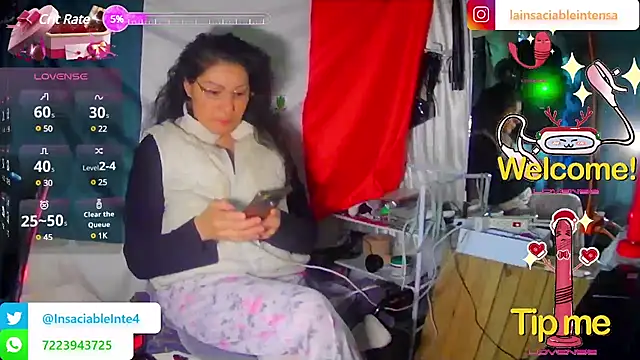 LaInsaciableIntensa online show from 6, 3, 2025