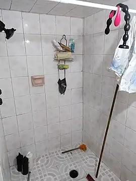 LaInsaciableIntensa online show from 22, 9, 2025