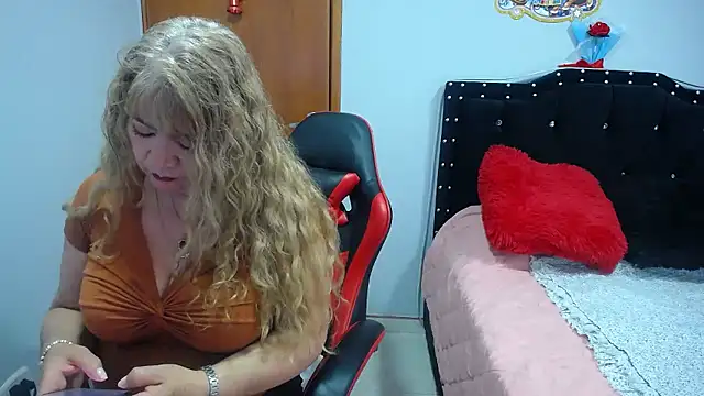 Snapshot of Ursulawhite69 chatting on 10, 1, 2026 Ursulawhite69 online show from 10, 1, 2026