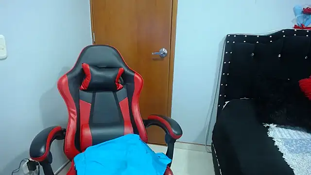 Snapshot of Ursulawhite69 chatting on 4, 2, 2026 Ursulawhite69 online show from 4, 2, 2026