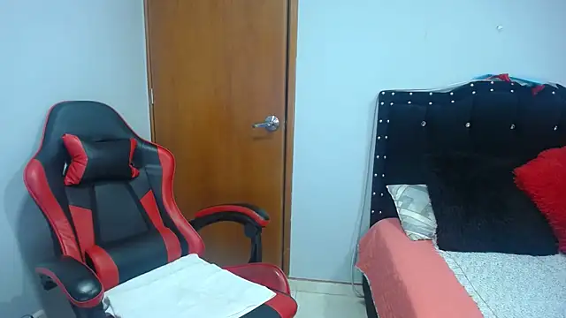 Snapshot of Ursulawhite69 chatting on 14, 2, 2026 Ursulawhite69 online show from 14, 2, 2026