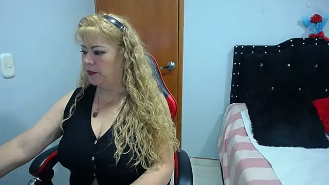 Snapshot of Ursulawhite69 chatting on 27, 2, 2026 Ursulawhite69 online show from 27, 2, 2026