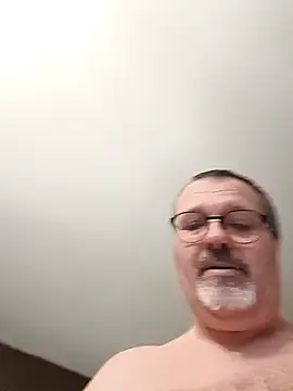 Snapshot of mike9473 chatting on 28, 4, 2026 mike9473 online show from 28, 4, 2026