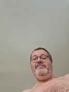 Snapshot of mike9473 chatting on 8, 6, 2026 mike9473 online show from 8, 6, 2026